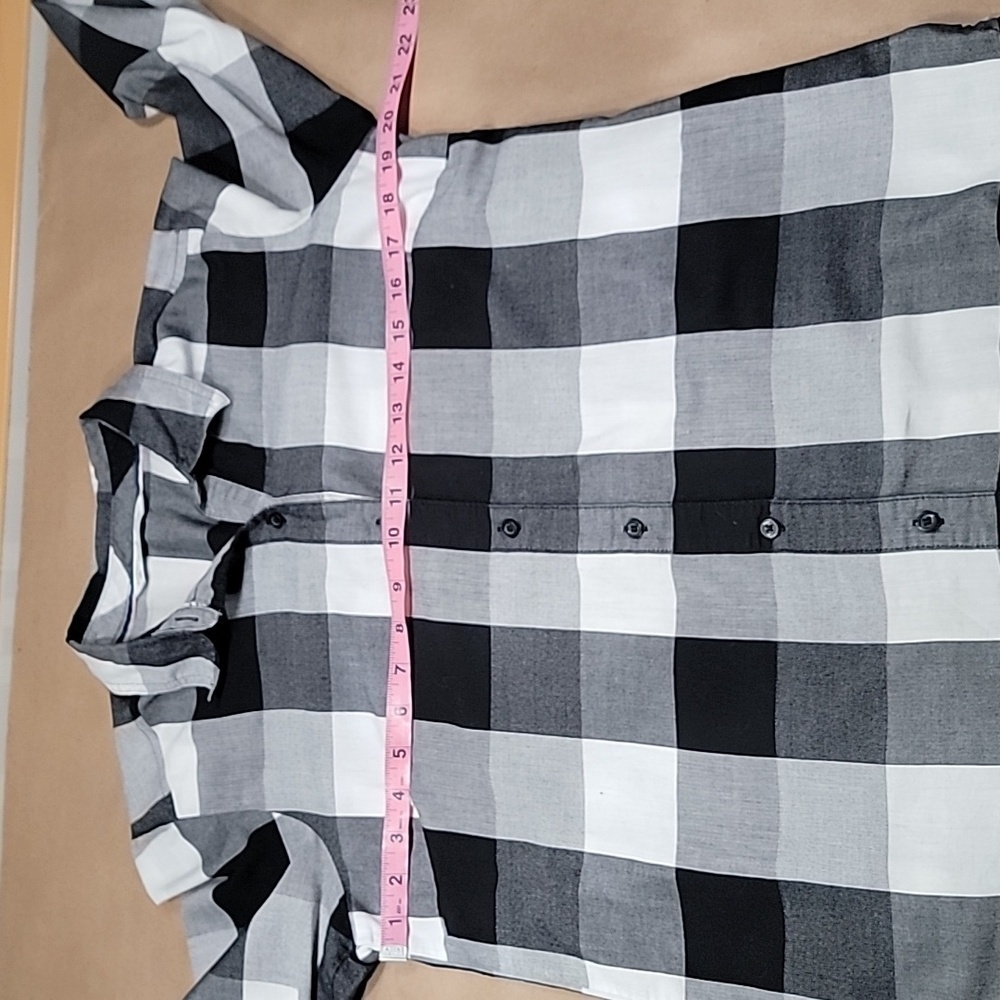 Riders by Lee Indigo Size M Button Front Blouse Buffalo Plaid Black White, EUC - Picture 6 of 12